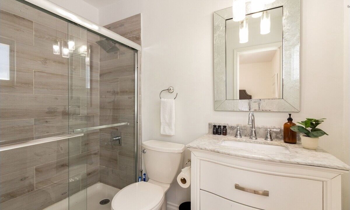 Photo of Bathroom in Birch Park Finger Streets