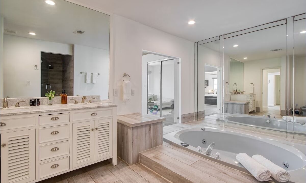 Photo of Bathroom in Birch Park Finger Streets