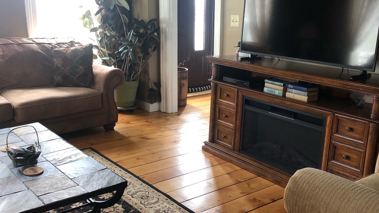 Photo of Livingroom in West Winfield