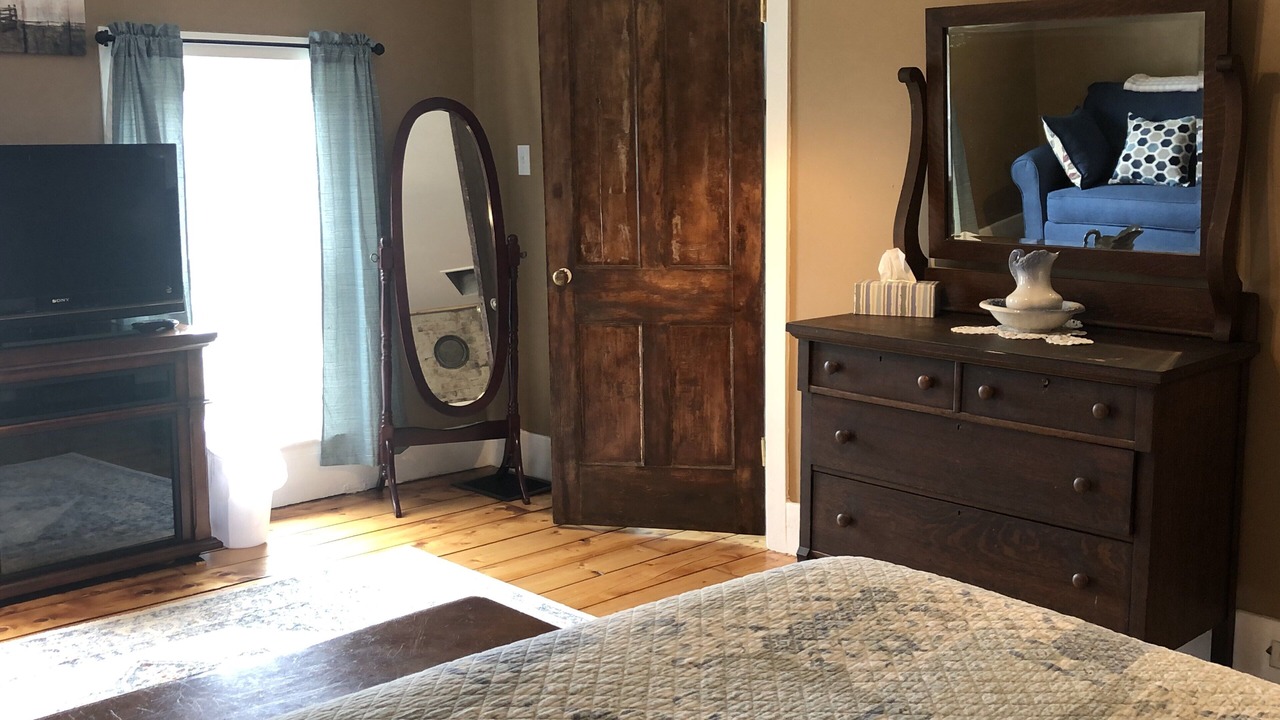 Photo of Bedroom in West Winfield