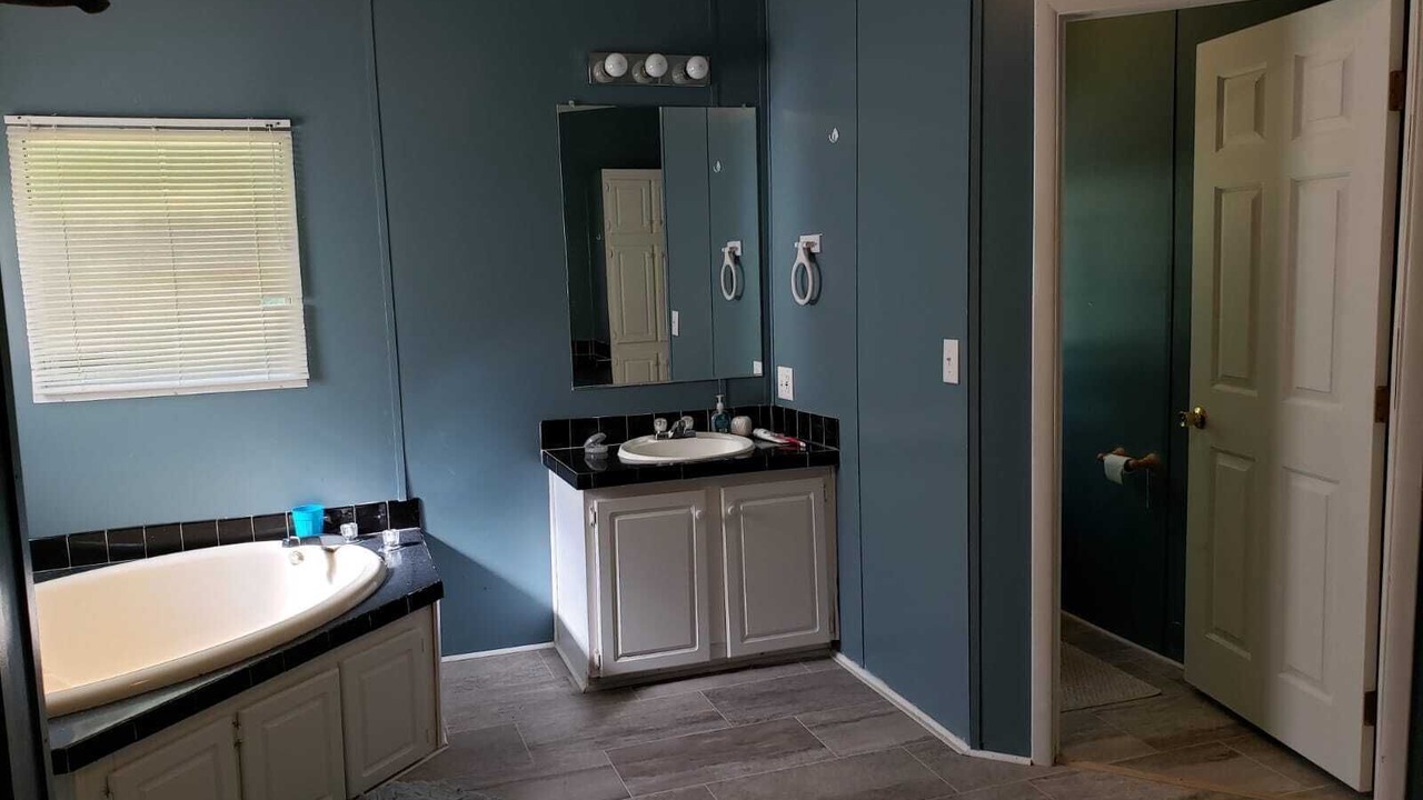 Photo of Bathroom in Wattsville
