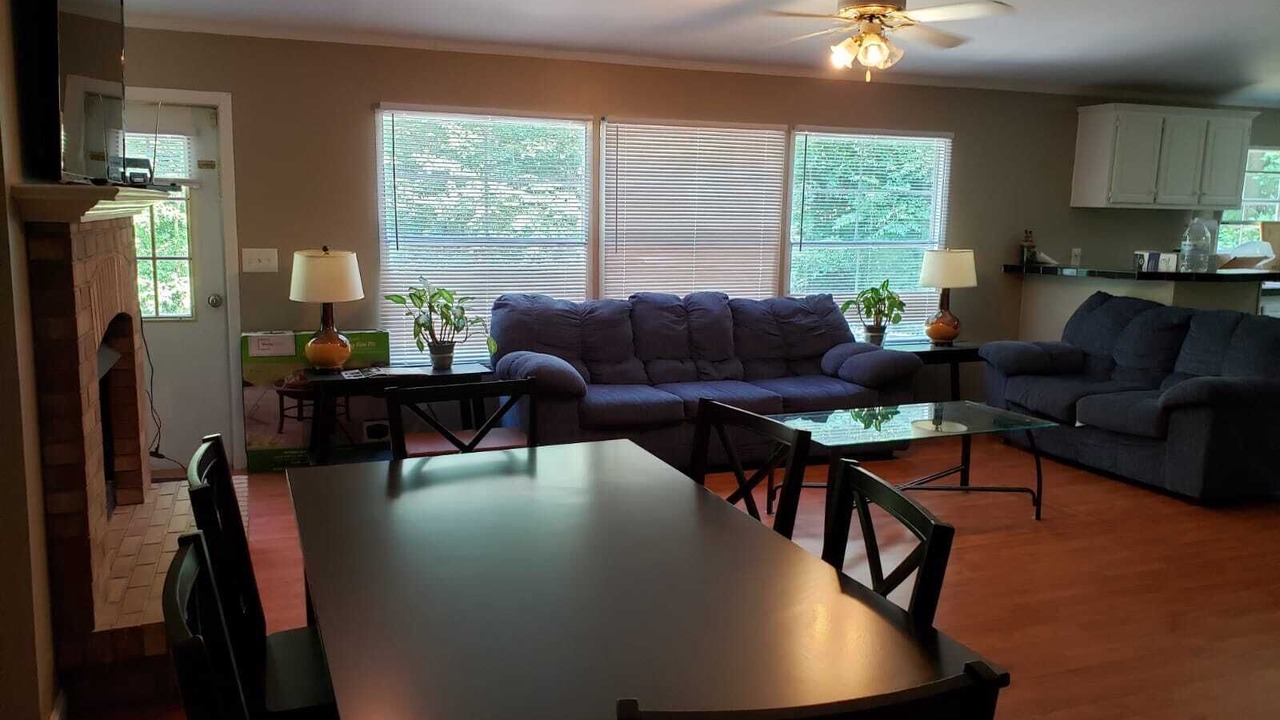 Photo of Livingroom in Wattsville