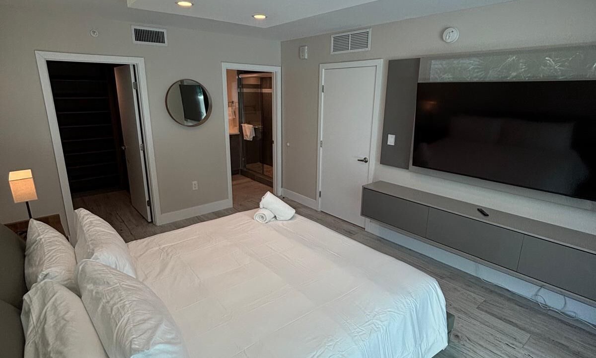 Photo of Bedroom in Bay Harbor Islands