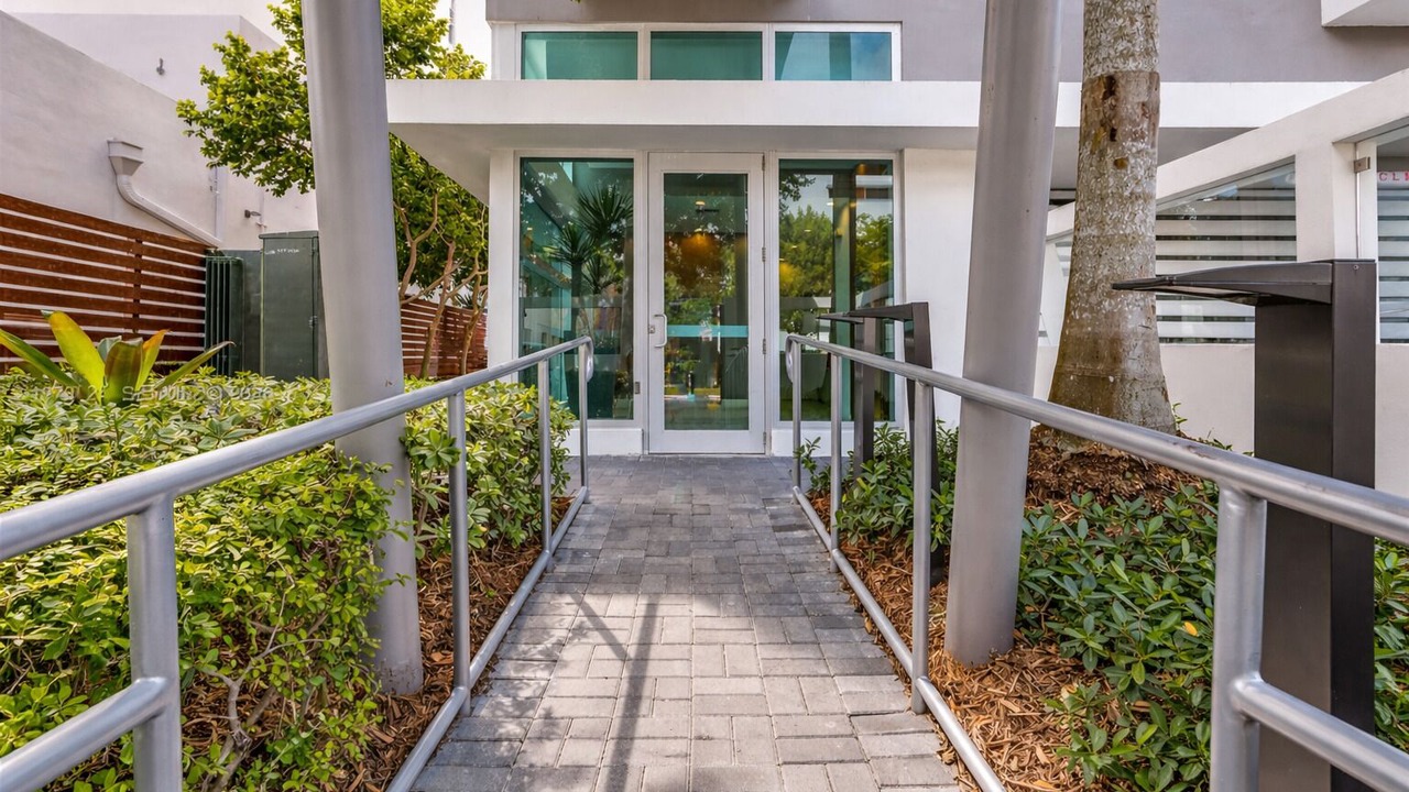 Photo of Outdoor in Bay Harbor Islands