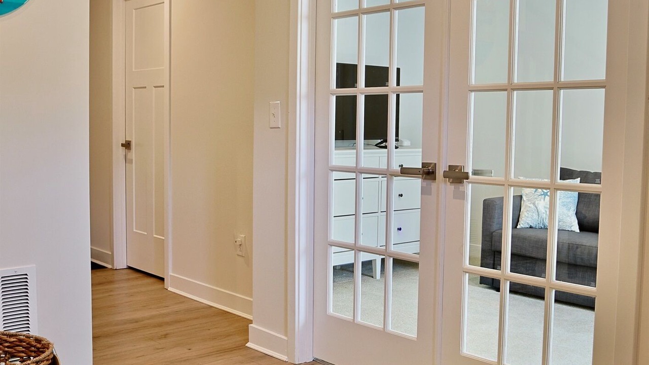 Photo of Livingroom in Bayside