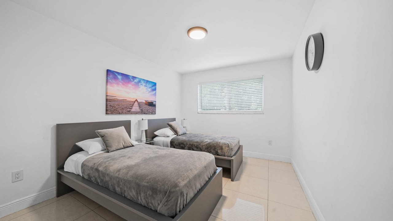 Photo of Bedroom in Golden Glades