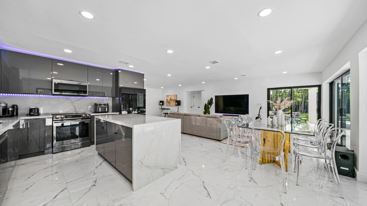 Photo of Kitchen in Golden Glades