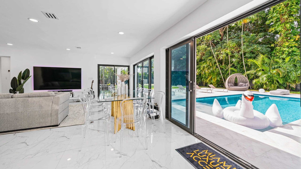 Photo of Outdoor in Golden Glades