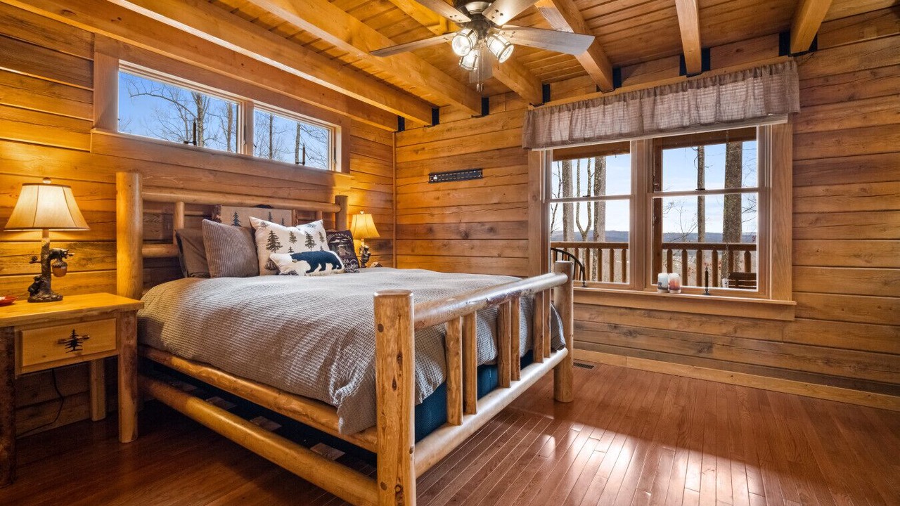 Photo of Bedroom in Summersville
