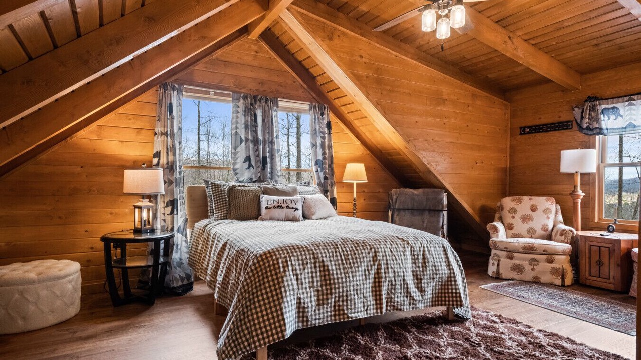 Photo of Bedroom in Summersville
