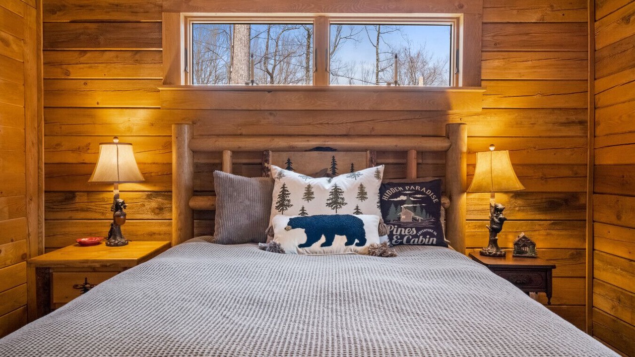 Photo of Bedroom in Summersville