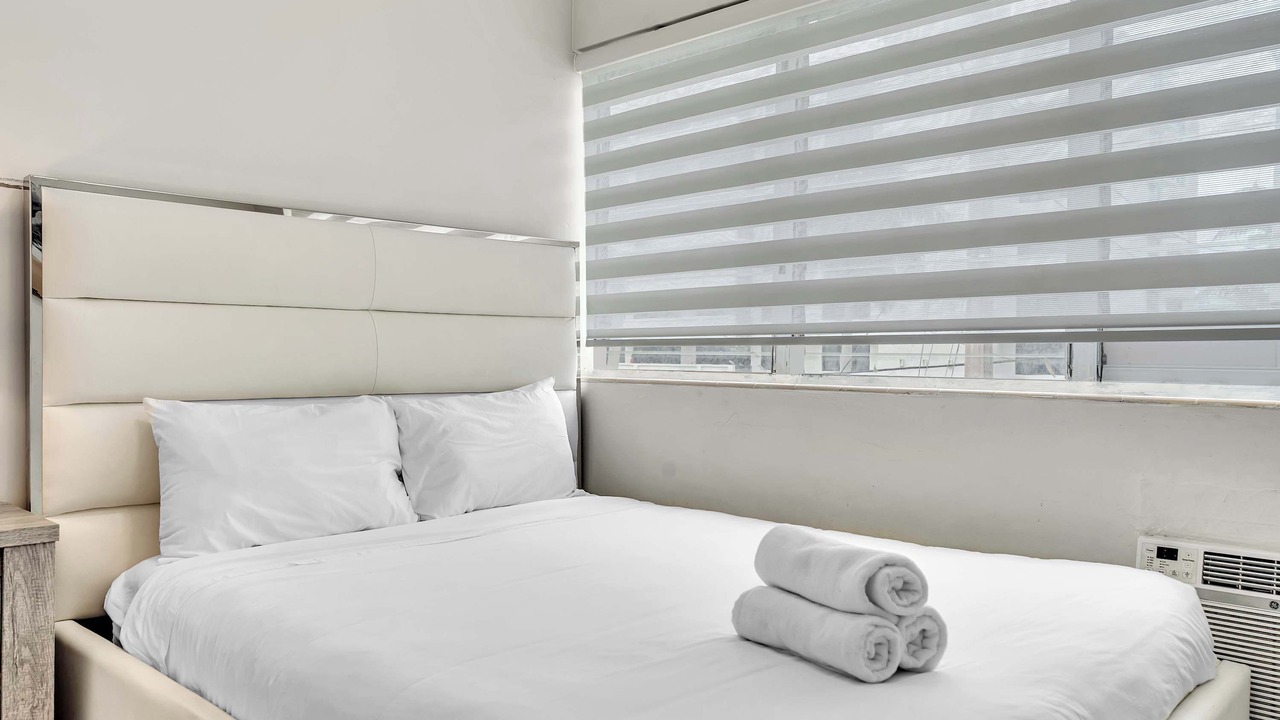 Photo of Bedroom in Bay Harbor Islands