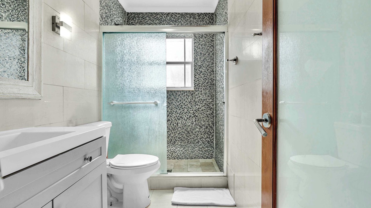 Photo of Bathroom in Bay Harbor Islands