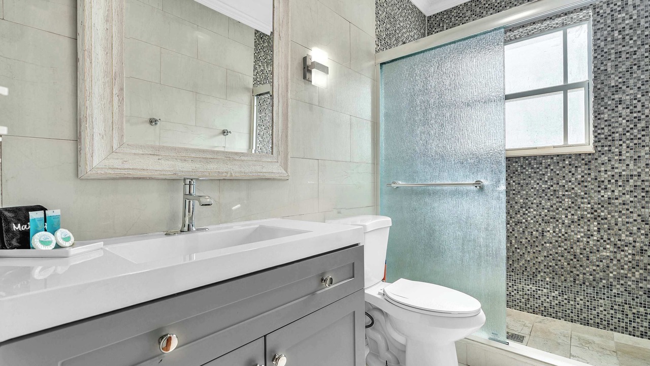 Photo of Bathroom in Bay Harbor Islands
