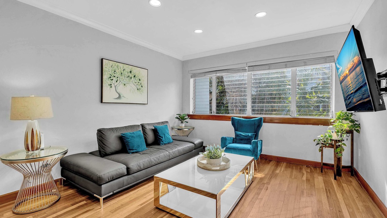 Photo of Livingroom in Bay Harbor Islands
