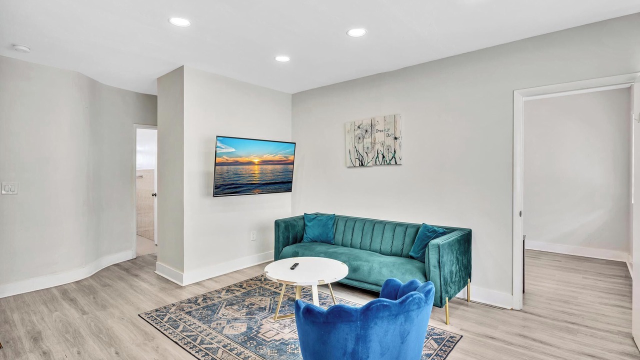 Photo of Livingroom in Bay Harbor Islands