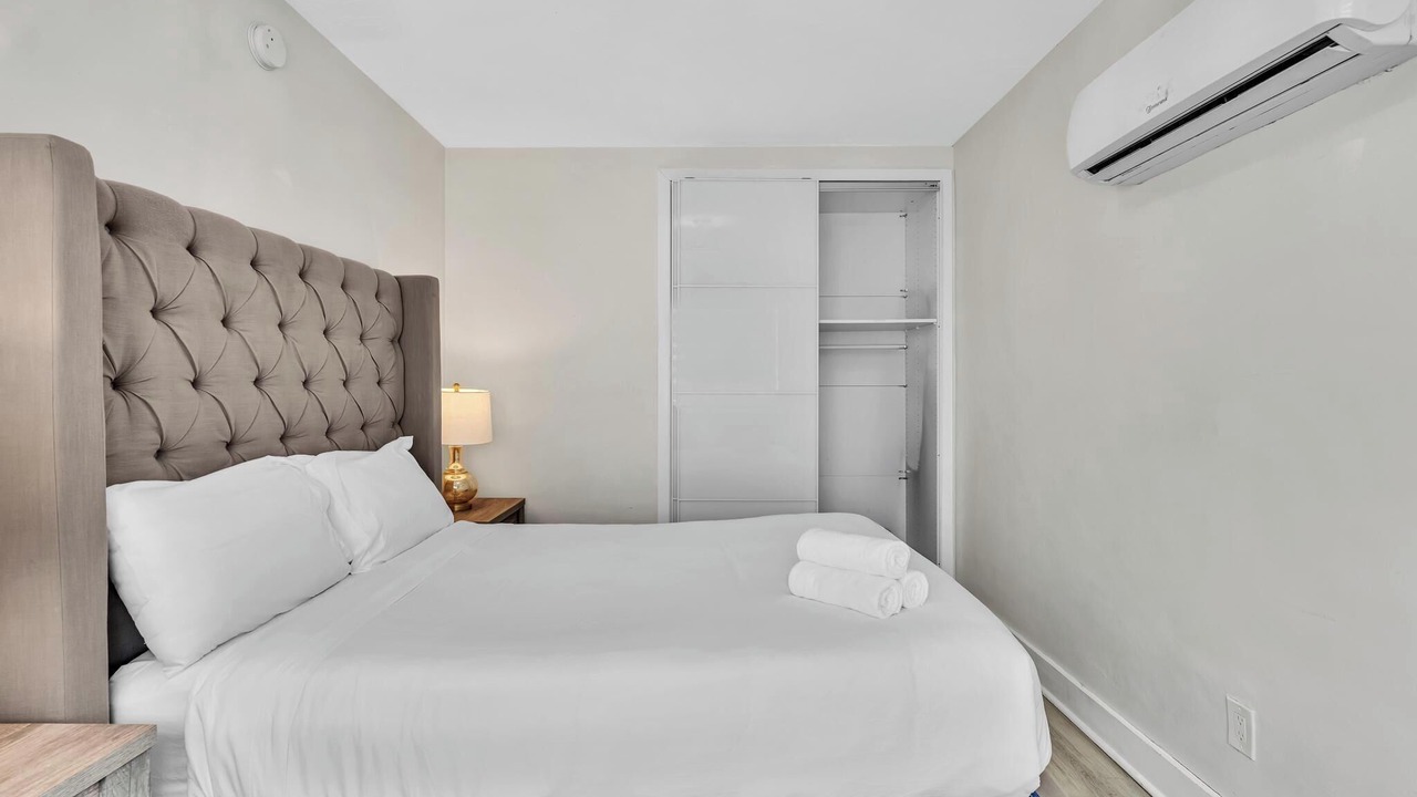 Photo of Bedroom in Bay Harbor Islands