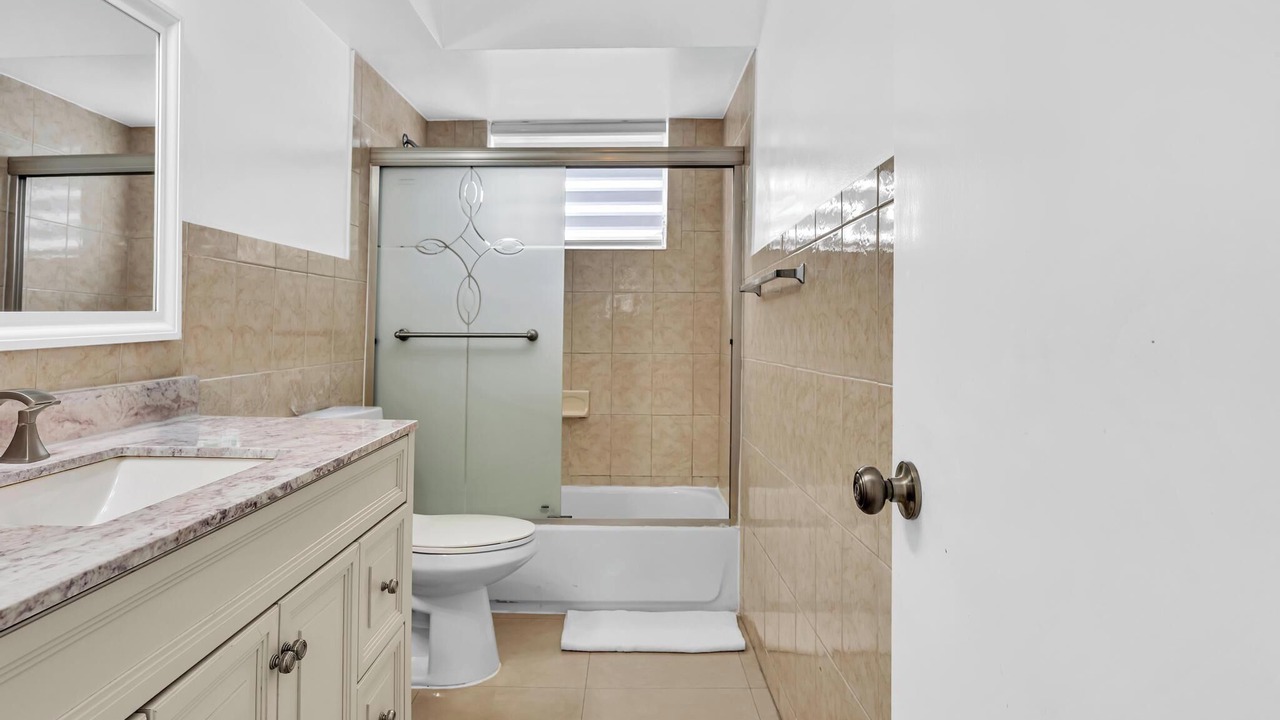 Photo of Bathroom in Bay Harbor Islands