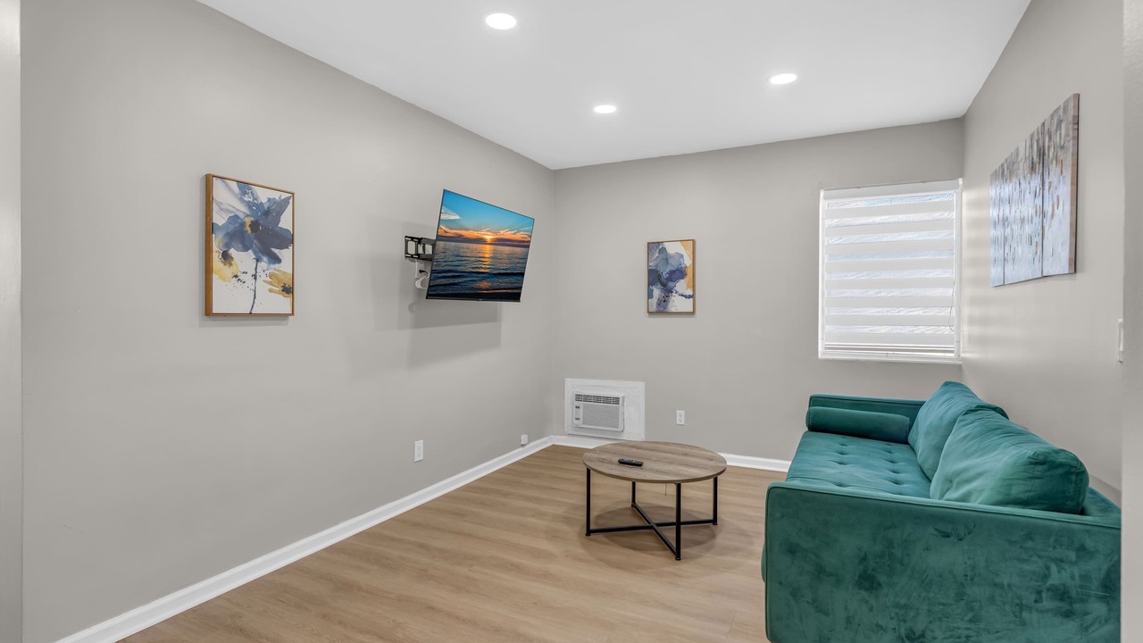 Photo of Livingroom in Bay Harbor Islands