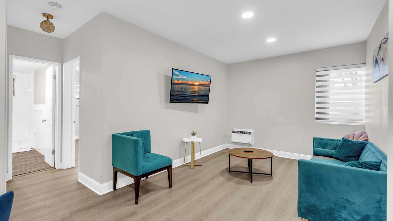 Photo of Livingroom in Bay Harbor Islands