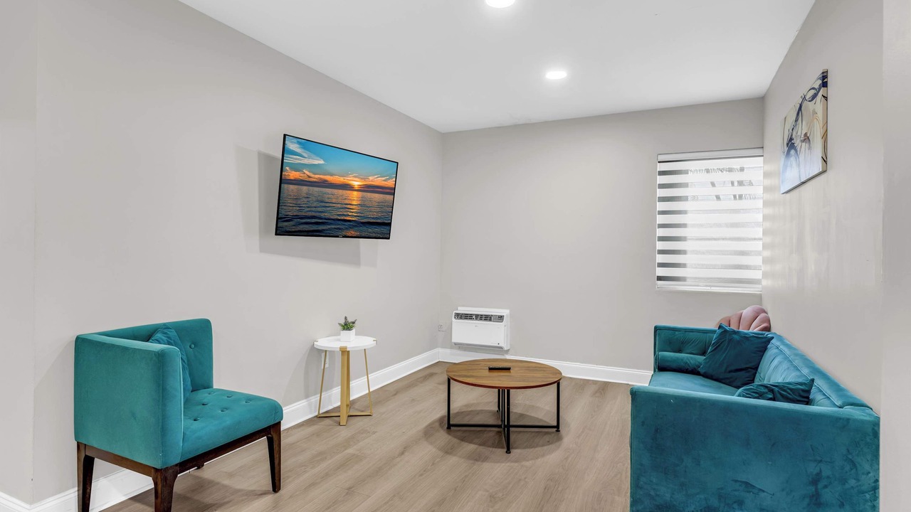 Photo of Livingroom in Bay Harbor Islands