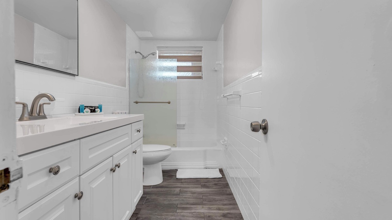 Photo of Bathroom in Bay Harbor Islands