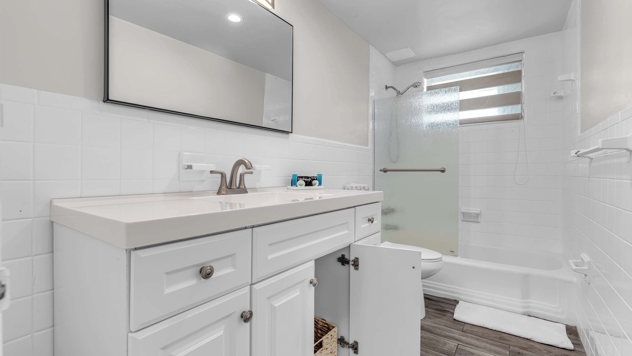 Photo of Bathroom in Bay Harbor Islands