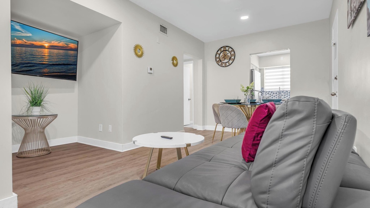 Photo of Livingroom in Bay Harbor Islands