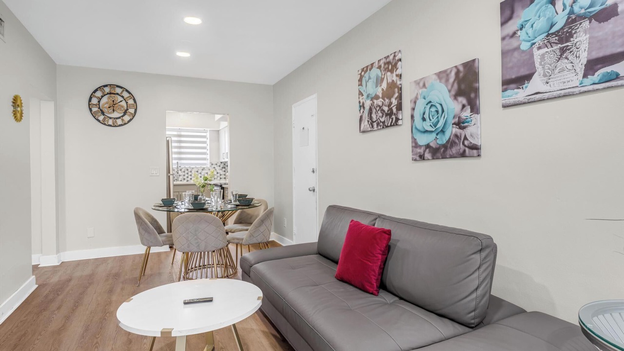 Photo of Livingroom in Bay Harbor Islands