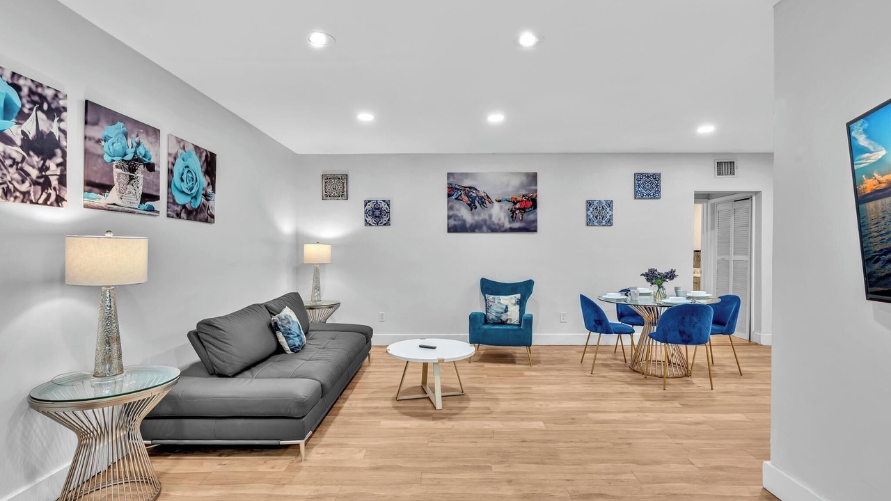 Photo of Livingroom in Bay Harbor Islands
