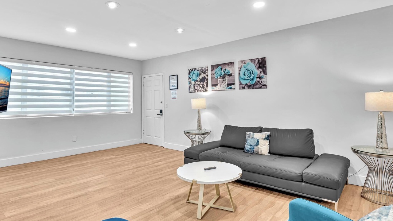 Photo of Livingroom in Bay Harbor Islands