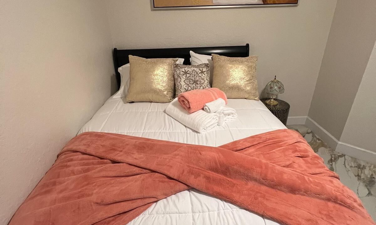 Photo of Bedroom in Miami Gardens