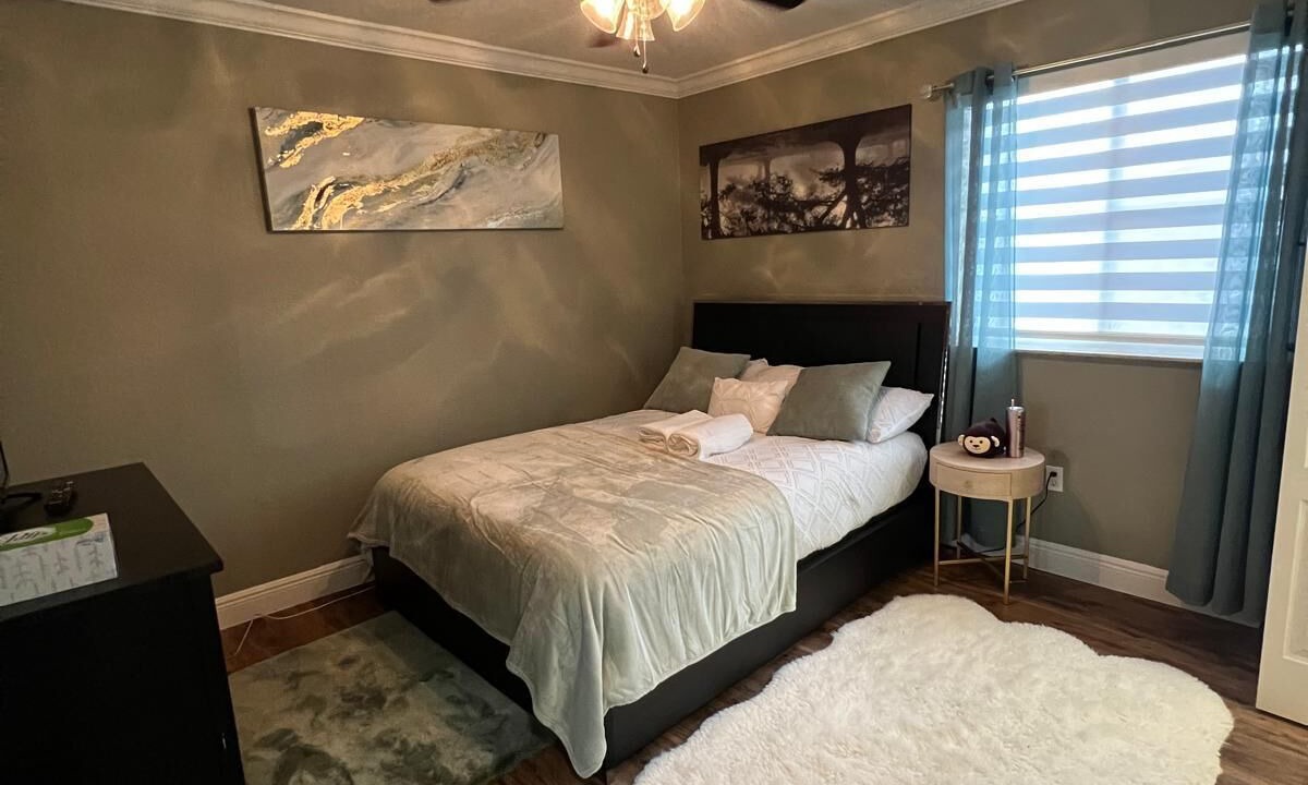 Photo of Bedroom in Miami Gardens