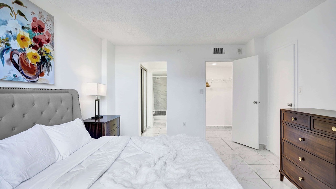 Photo of Bedroom in Golden Glades