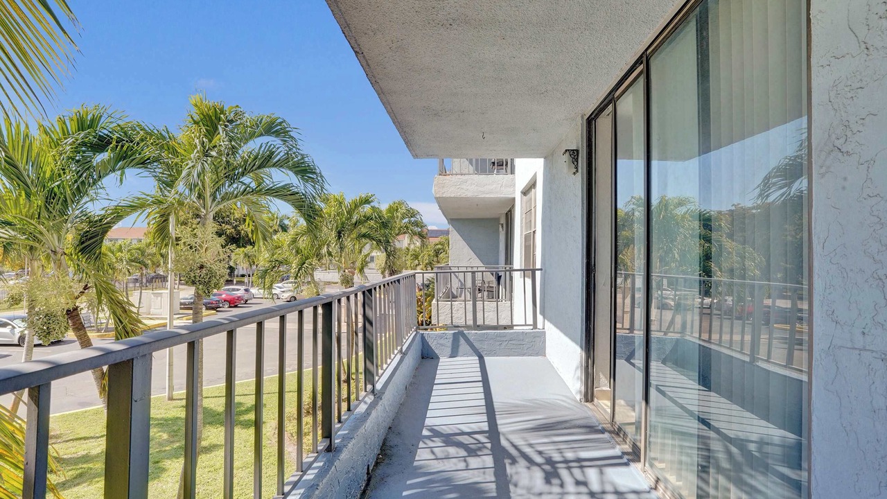 Photo of Outdoor in Golden Glades
