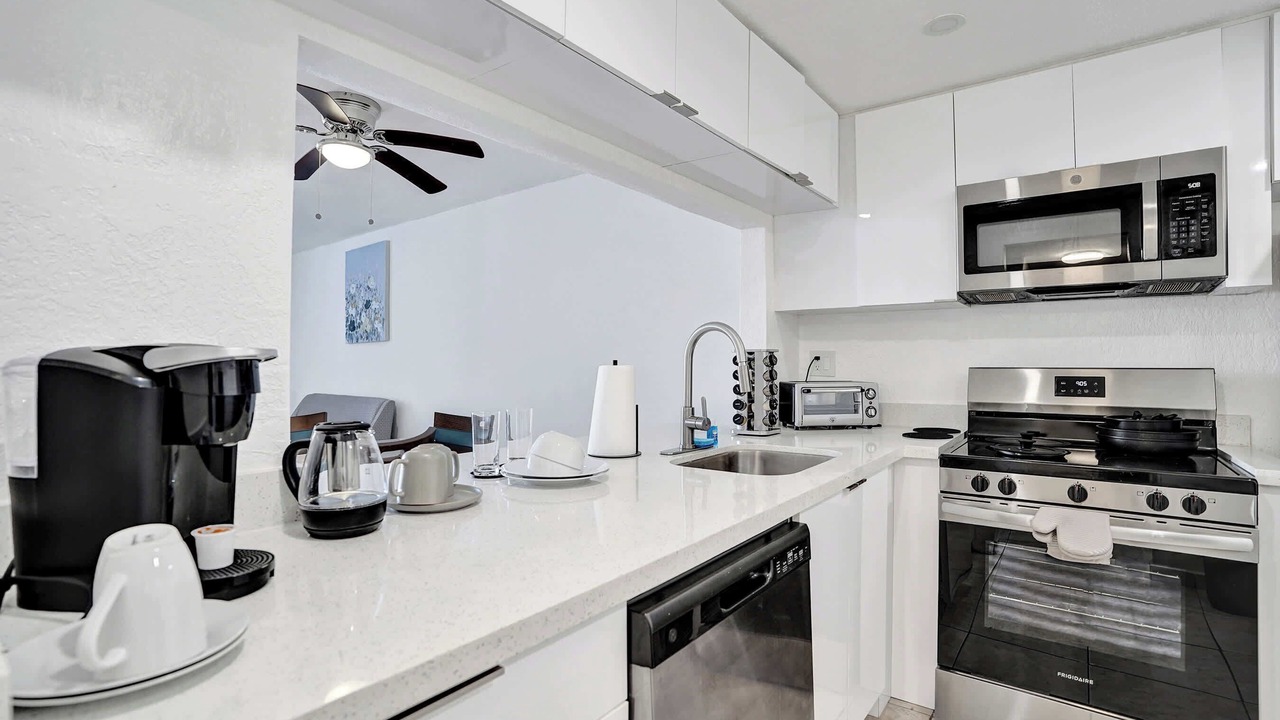 Photo of Kitchen in Golden Glades