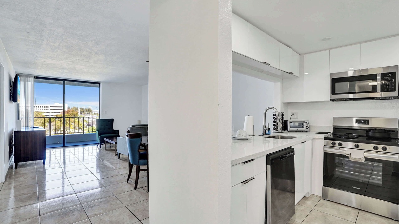 Photo of Kitchen in Golden Glades