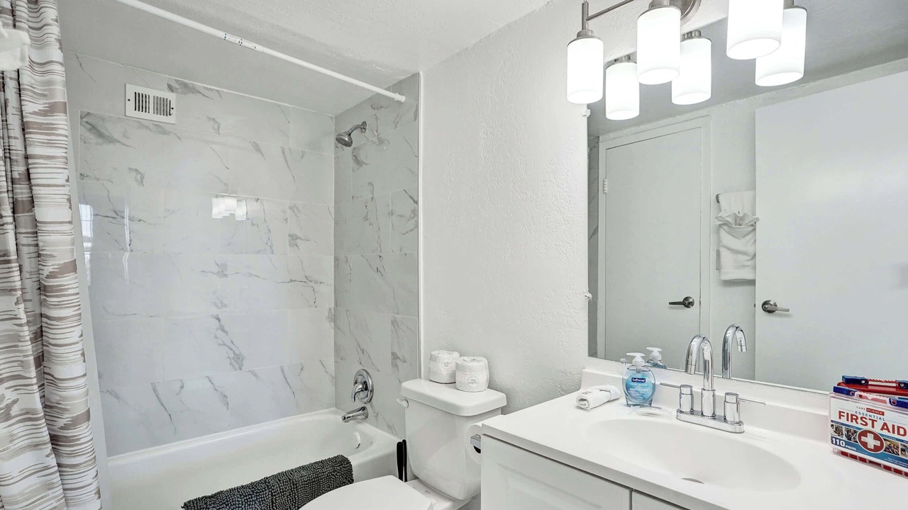 Photo of Bathroom in Golden Glades