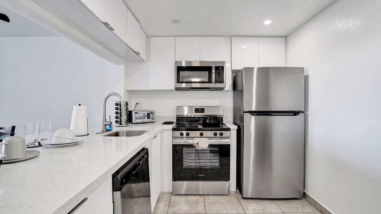 Photo of Kitchen in Golden Glades