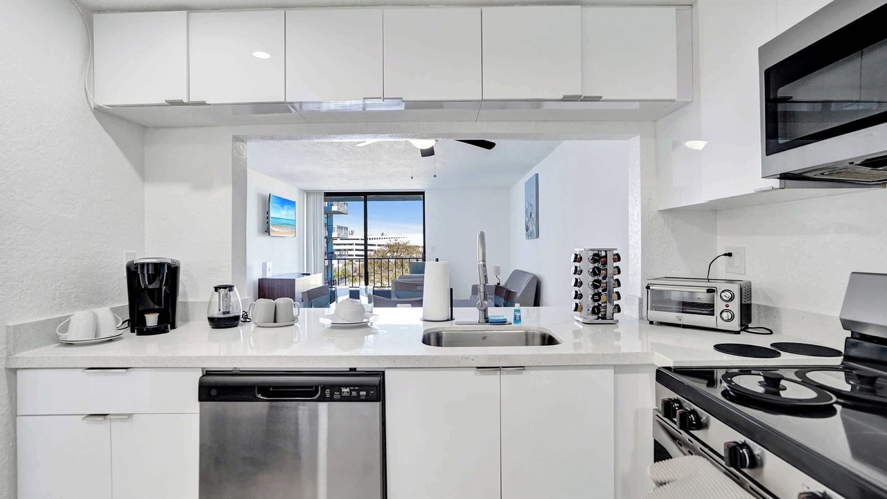 Photo of Kitchen in Golden Glades