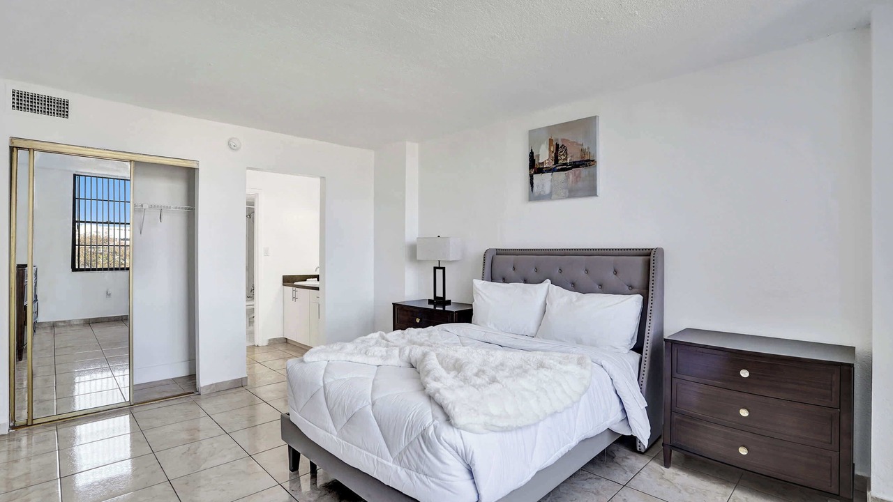 Photo of Bedroom in Golden Glades