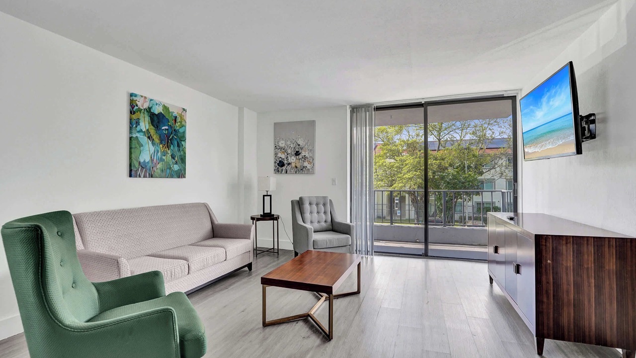 Photo of Livingroom in Golden Glades