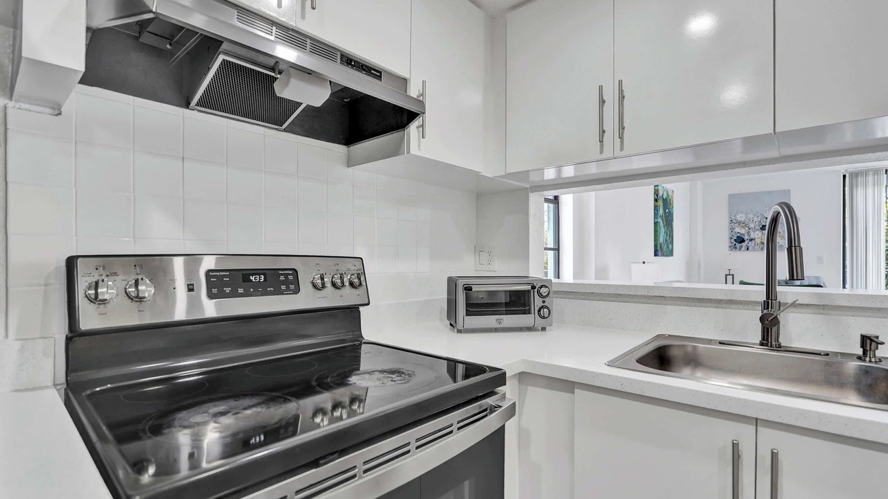Photo of Kitchen in Golden Glades