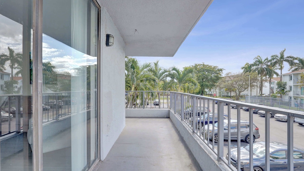 Photo of Outdoor in Golden Glades