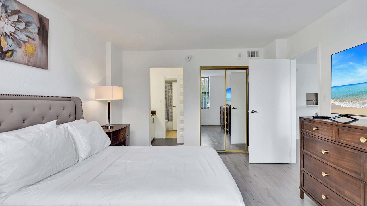 Photo of Bedroom in Golden Glades