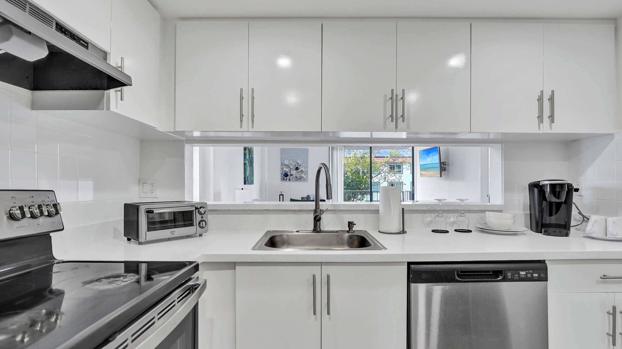 Photo of Kitchen in Golden Glades
