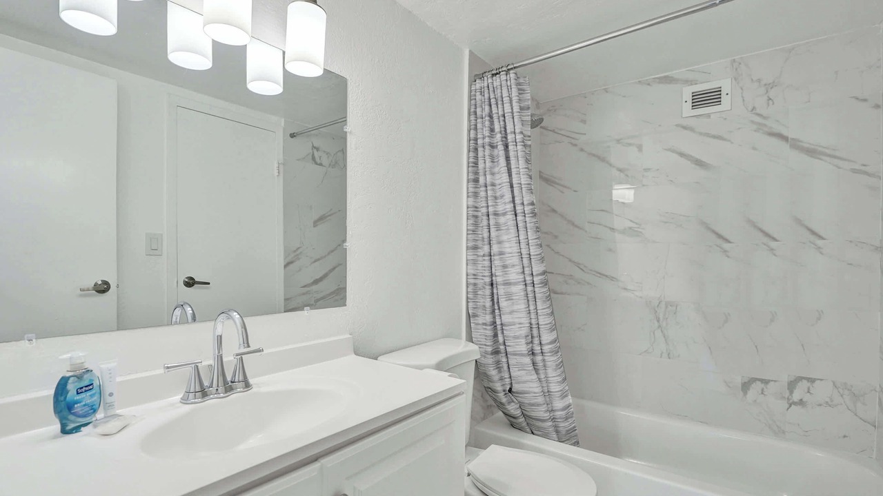 Photo of Bathroom in Golden Glades