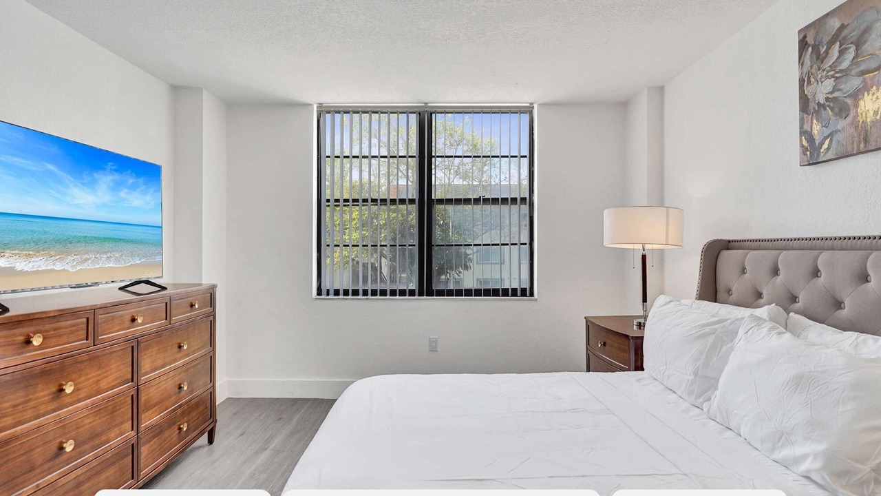 Photo of Bedroom in Golden Glades