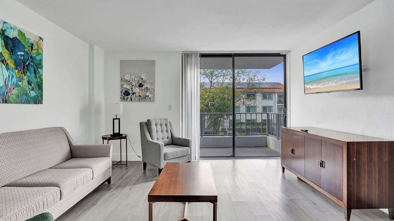 Photo of Livingroom in Golden Glades