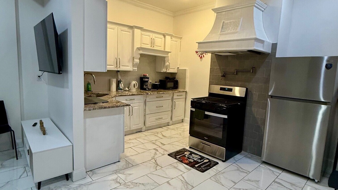 Photo of Kitchen in Guttenberg